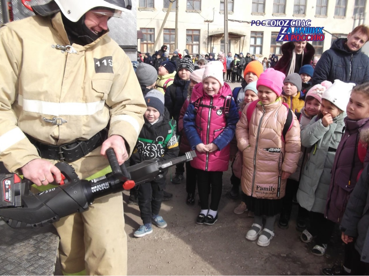 Члены  регионального отделения «Российский союз спасателей»  Республики Крым традиционно провели уроки безопасности жизнедеятельности в учебных заведениях полуострова