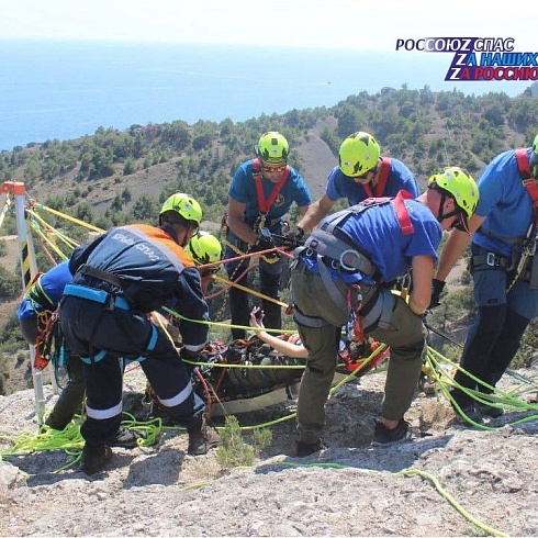 Крымские спасатели в ходе постоянных тренировок отрабатывают самые сложные задачи